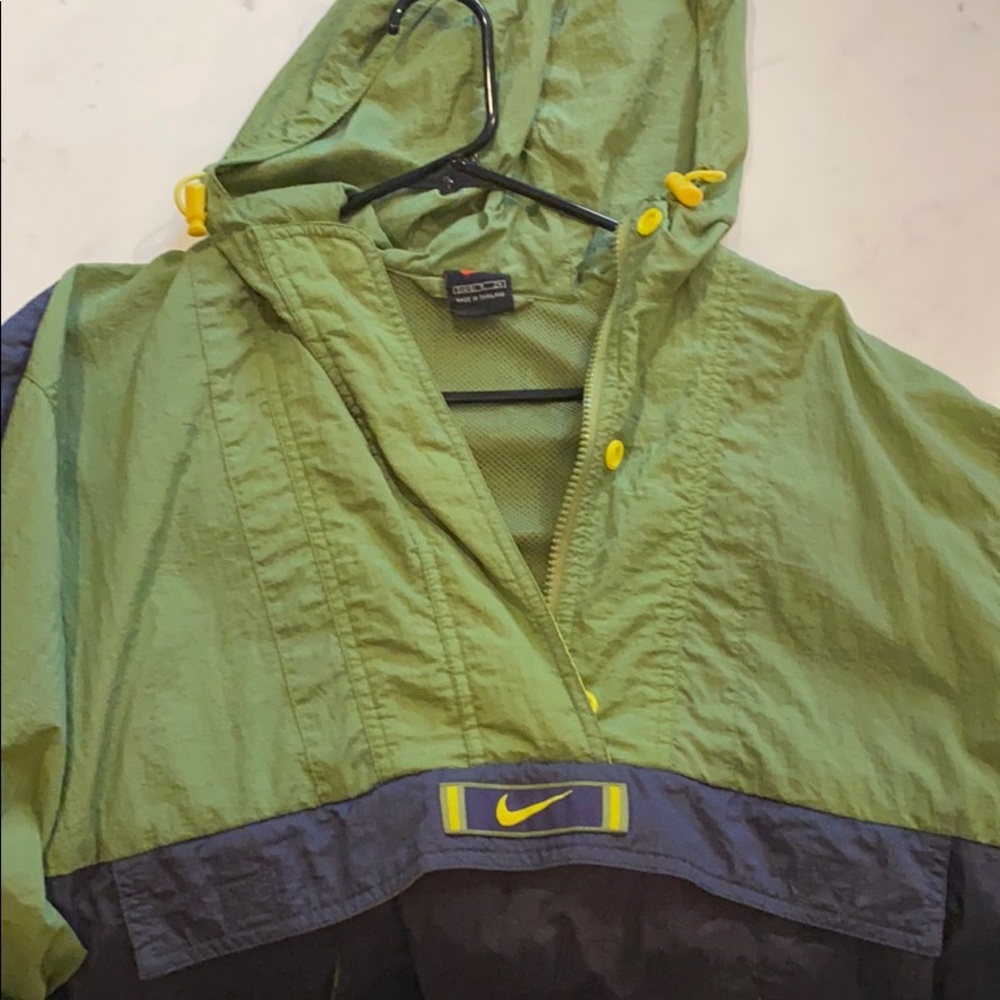 Nike Performance Throwback Rain Jacket Wind Breake - image 2